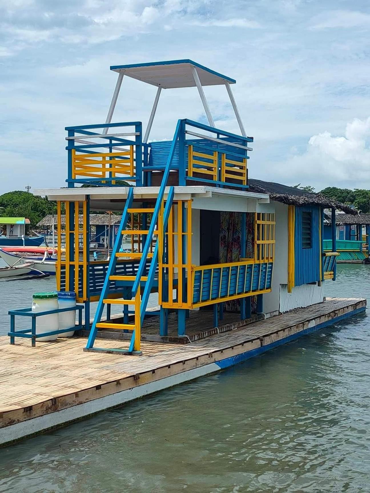 Richville Little Boracay Guest House Calatagan Esterno foto