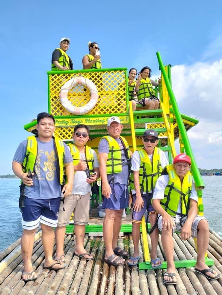 Richville Little Boracay Guest House Calatagan Esterno foto