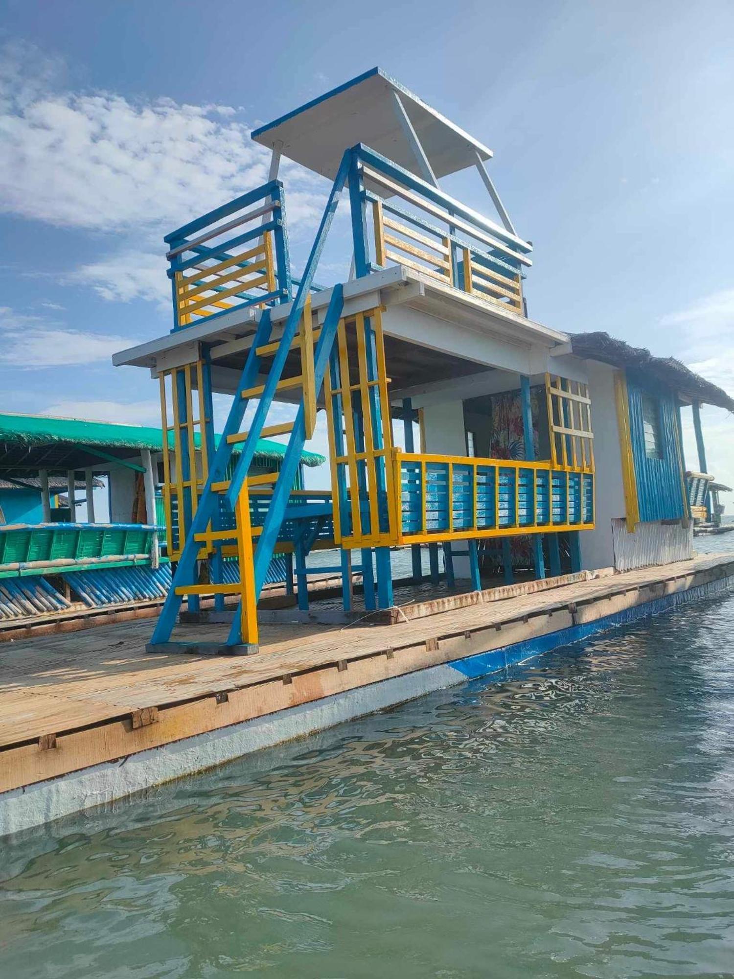 Richville Little Boracay Guest House Calatagan Esterno foto