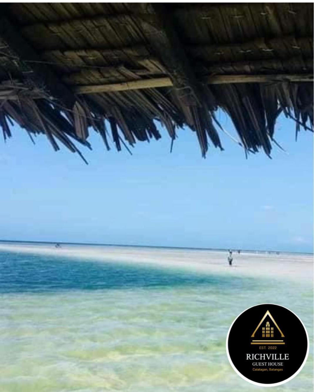 Richville Little Boracay Guest House Calatagan Esterno foto