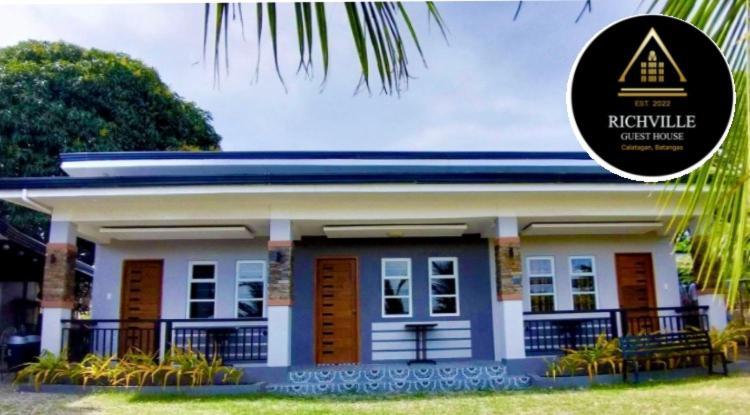 Richville Little Boracay Guest House Calatagan Esterno foto