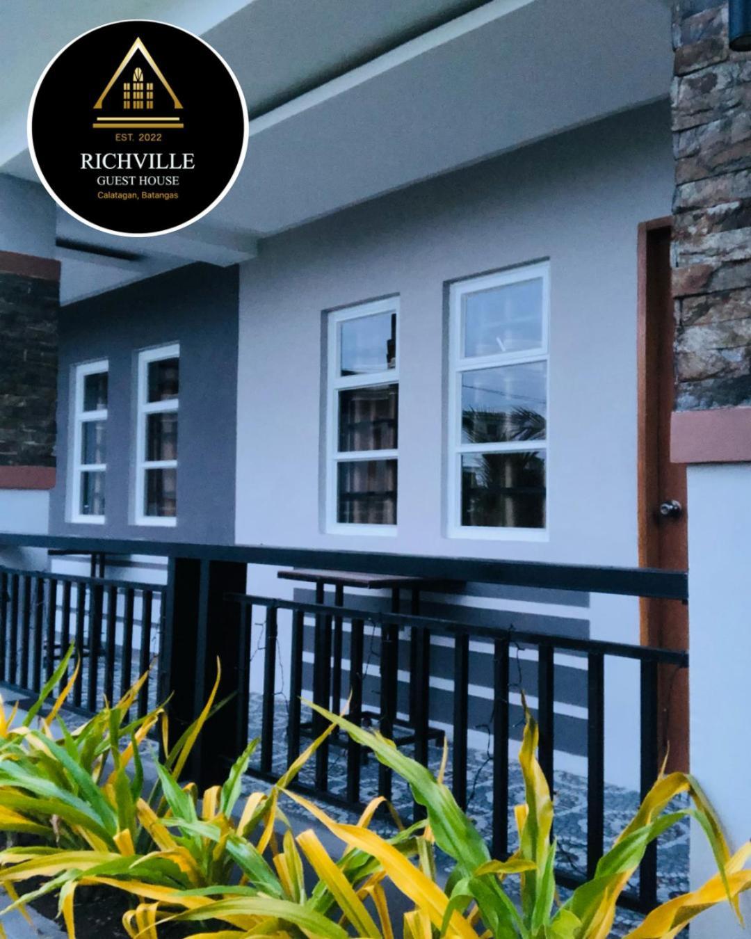 Richville Little Boracay Guest House Calatagan Esterno foto