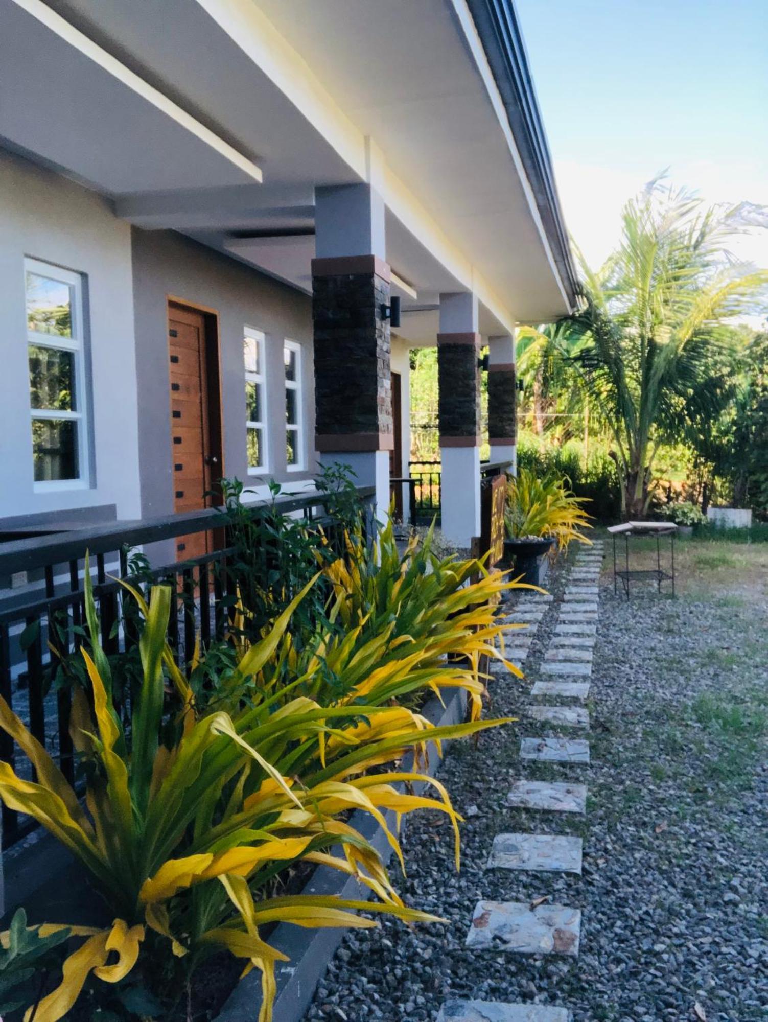 Richville Little Boracay Guest House Calatagan Esterno foto