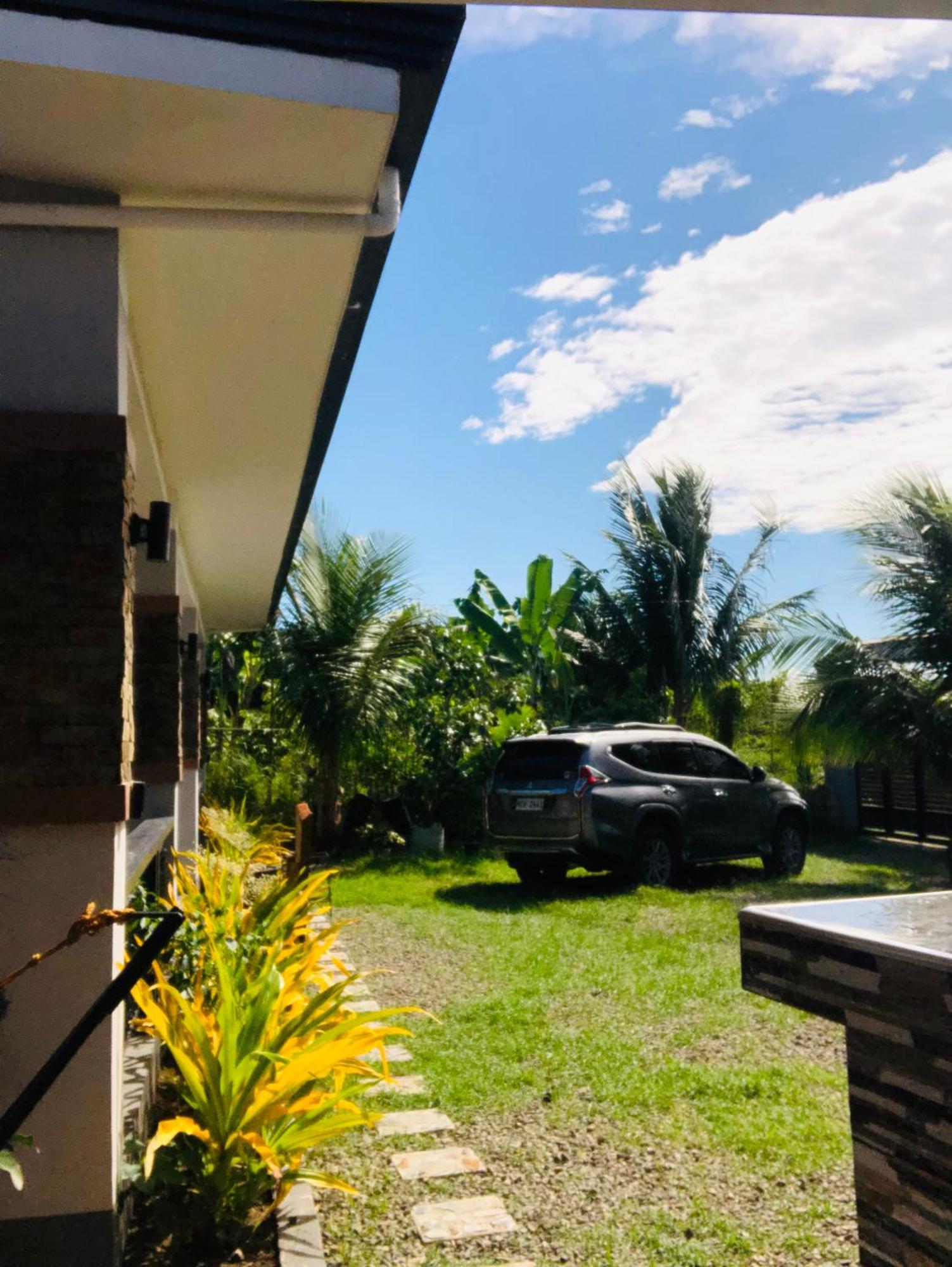 Richville Little Boracay Guest House Calatagan Esterno foto