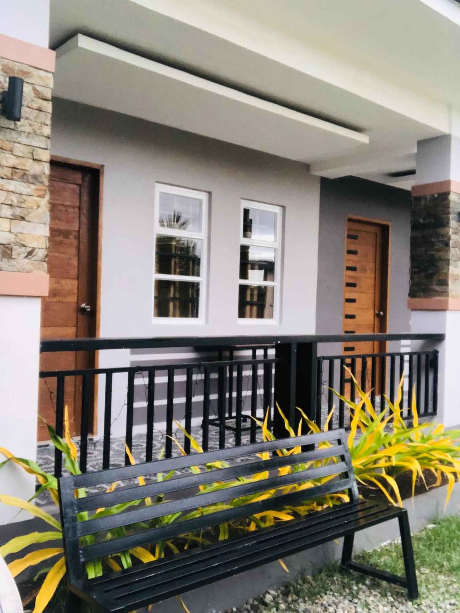Richville Little Boracay Guest House Calatagan Esterno foto